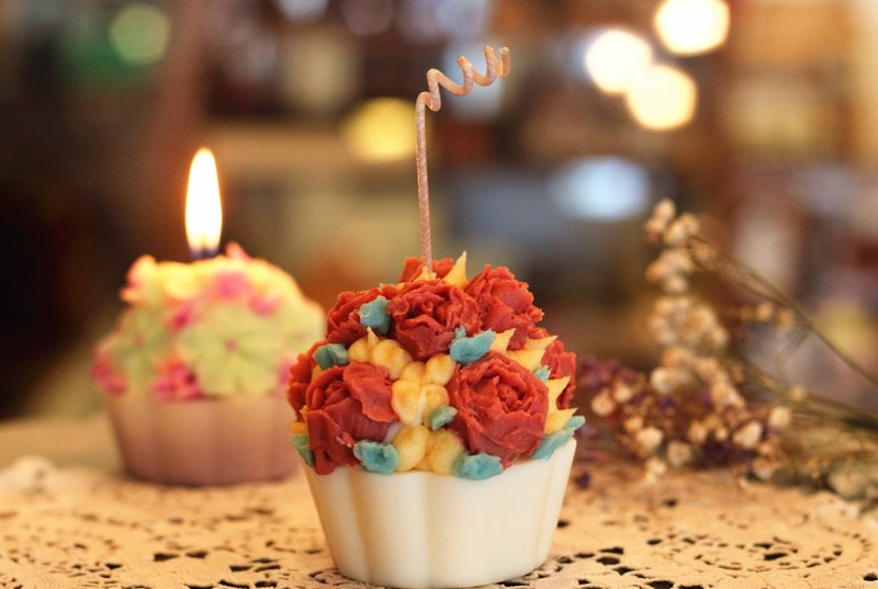 【好日手作】红玫瑰挤花蜡烛 / 香氛大豆蜡。婚礼小物。圣诞节。新年礼物 - 蜡烛/烛台 - 蜡 红色