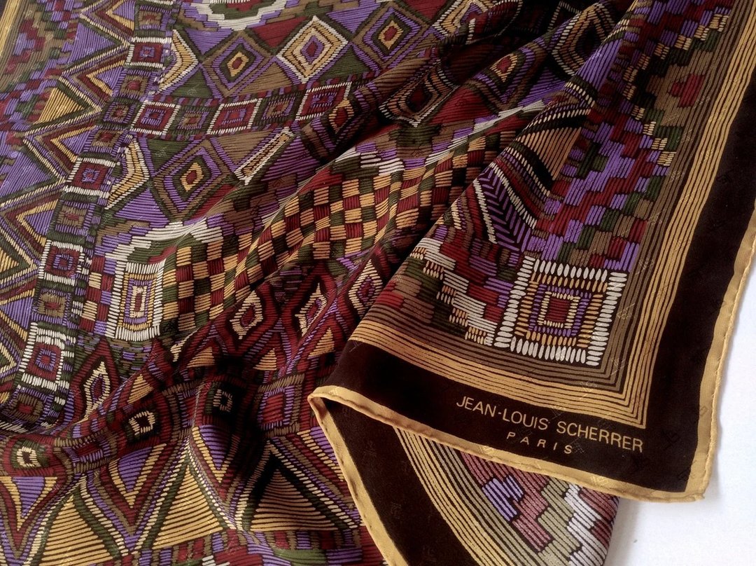 Jean Louis Scherrer Scarf Logo Brand Woven 30 x 30 inches with original Tag - 丝巾 - 丝．绢 紫色