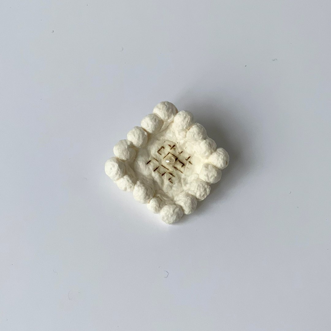 胸针 Paper Flower 白色 3 - 胸针 - 纸 白色