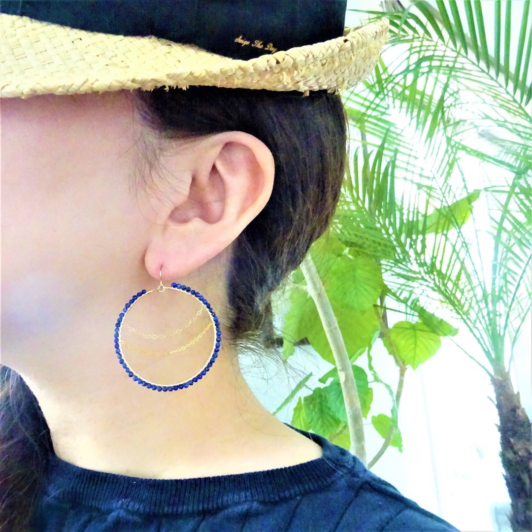 14kgf * Lapis lazuli wraped hoop pierced earring ear needle type - 耳环/耳夹 - 其他金属 蓝色