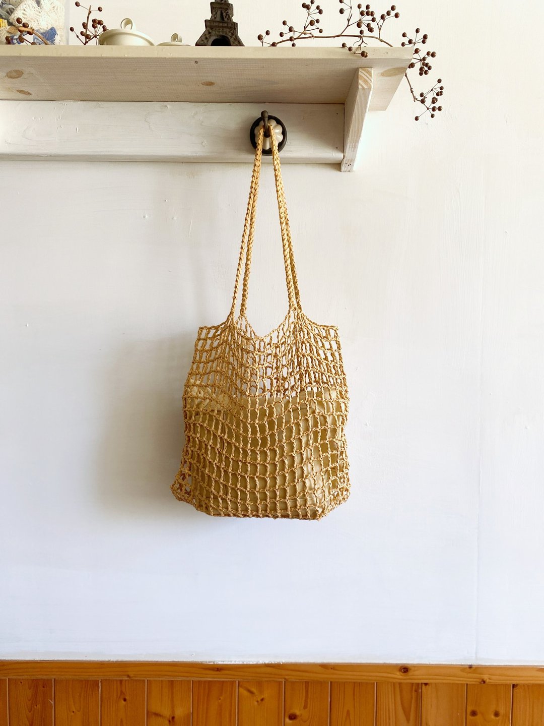 【好日手作】Handmade。夏日手工拉菲草编织奶茶色镂空侧背包 - 侧背包/斜挎包 - 其他材质 卡其色