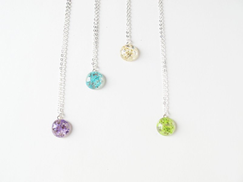 ＊Rosy Garden＊ 春夏小碎花弧面圆型水晶胶锁骨项链 [冷色系] - 锁骨链 - 植物．花 多色