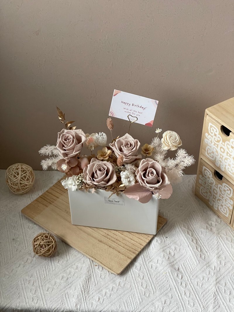 高贵气质永生玫瑰送礼桌花 - 干燥花/捧花 - 植物．花 粉红色