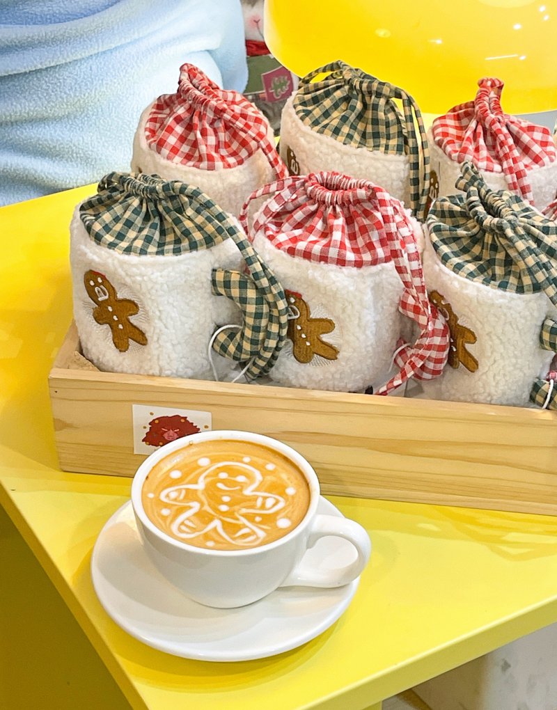 archi阿吃 圣诞礼物新年礼物雪地姜饼人防水化妆包收纳包 - 化妆包/杂物包 - 防水材质 