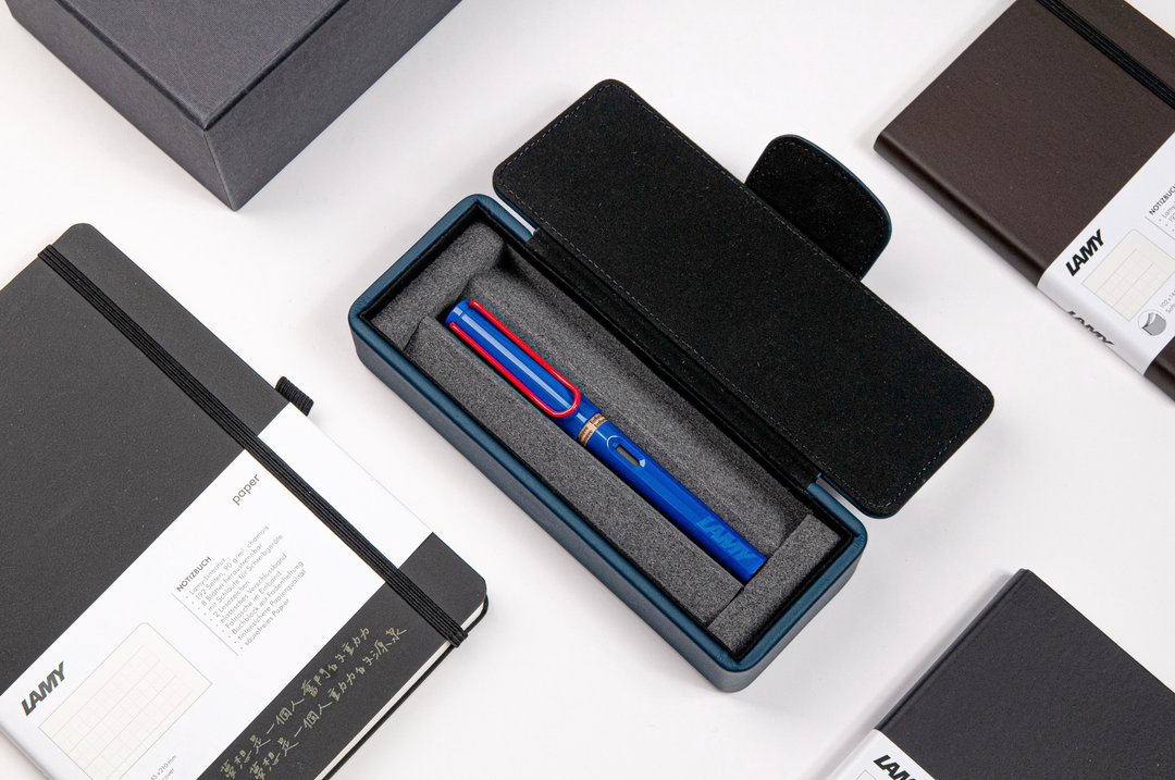 【雷雕免费刻字】LAMY 皮革笔盒 / SAFARI 系列 - 限量 蓝红 - 钢笔 - 塑料 蓝色