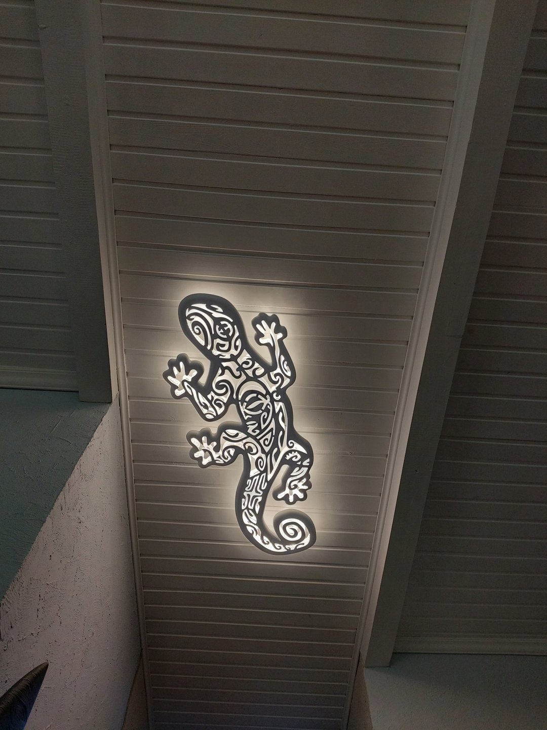 Handcrafted Wooden Gecon Ceiling Chandelier Led Lamp for Maori Style Decor - 灯具/灯饰 - 木头 白色