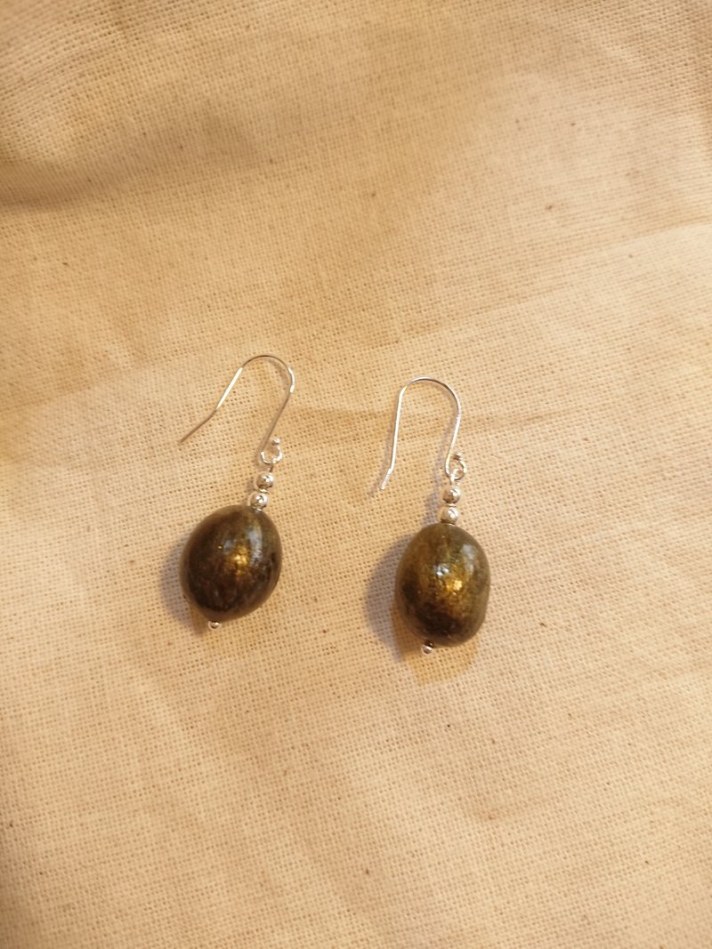 ALittleTrip 手作设计 日本陶 黑金造型耳环 纯银耳针 - 耳环/耳夹 - 陶 金色