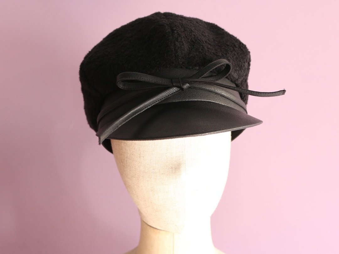 A Black faux fur & leather Cap 60s style - 帽子 - 羊毛 黑色