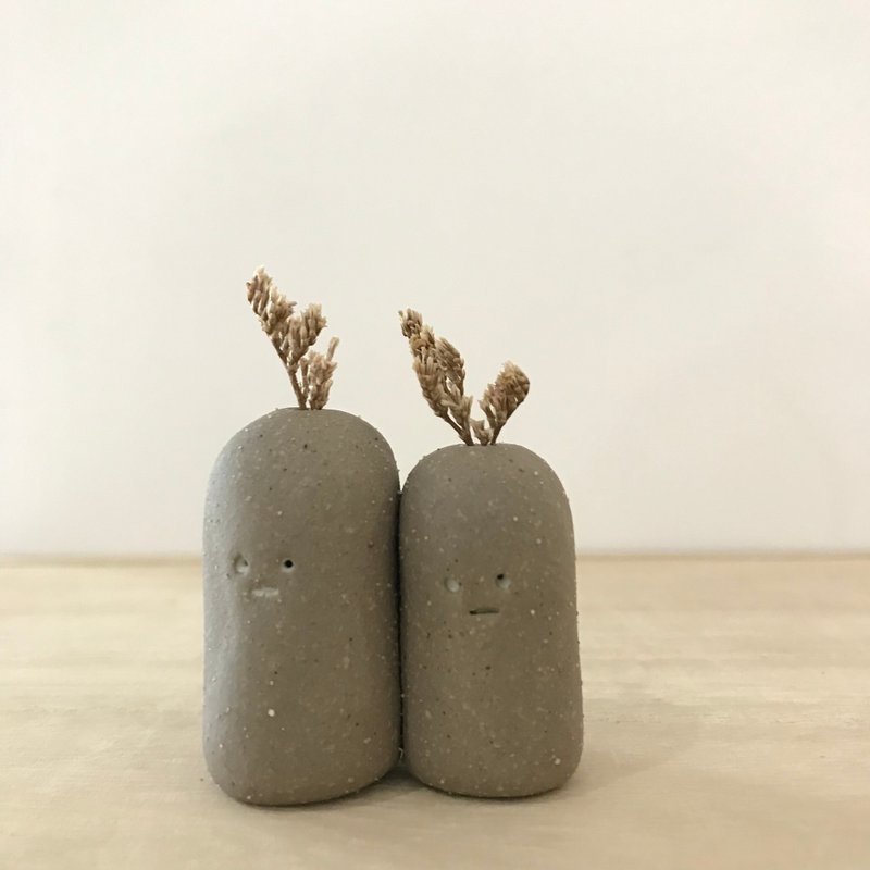 BUGS | 迷你花器 | 桌上风景 | 香薰油扩香石 | 陶土摆饰 | B06 - 花瓶/陶器 - 陶 咖啡色