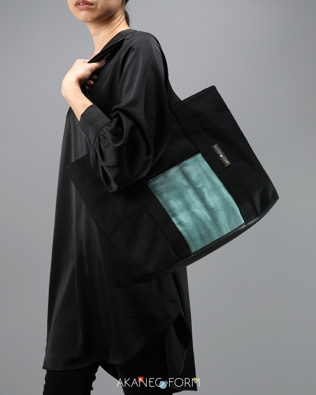 Canvas zipper bag (AKZ) Black/Green - 手提包/手提袋 - 其他材质 黑色