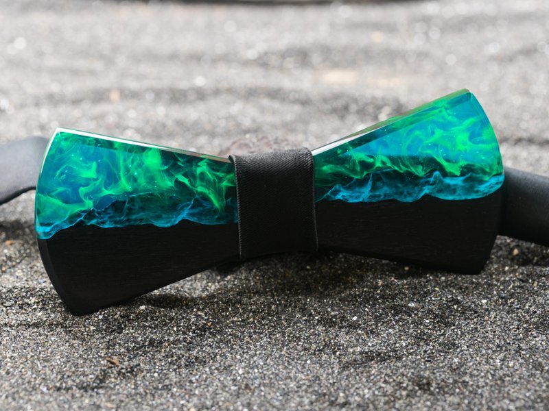 Wood resin Bow Tie Polar Night Glows in the dark - 领带/领带夹 - 树脂 蓝色