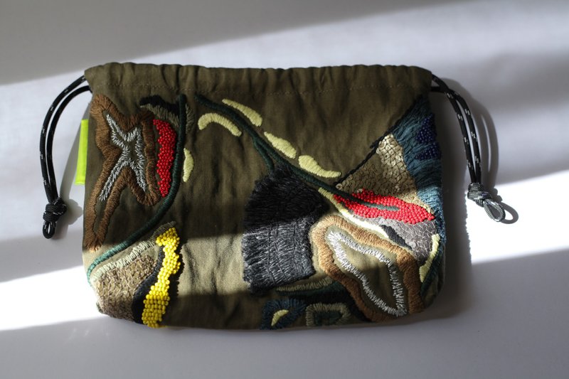 sarto手工刺绣双层口金包/钱包袋 - 皮夹/钱包 - 棉．麻 卡其色