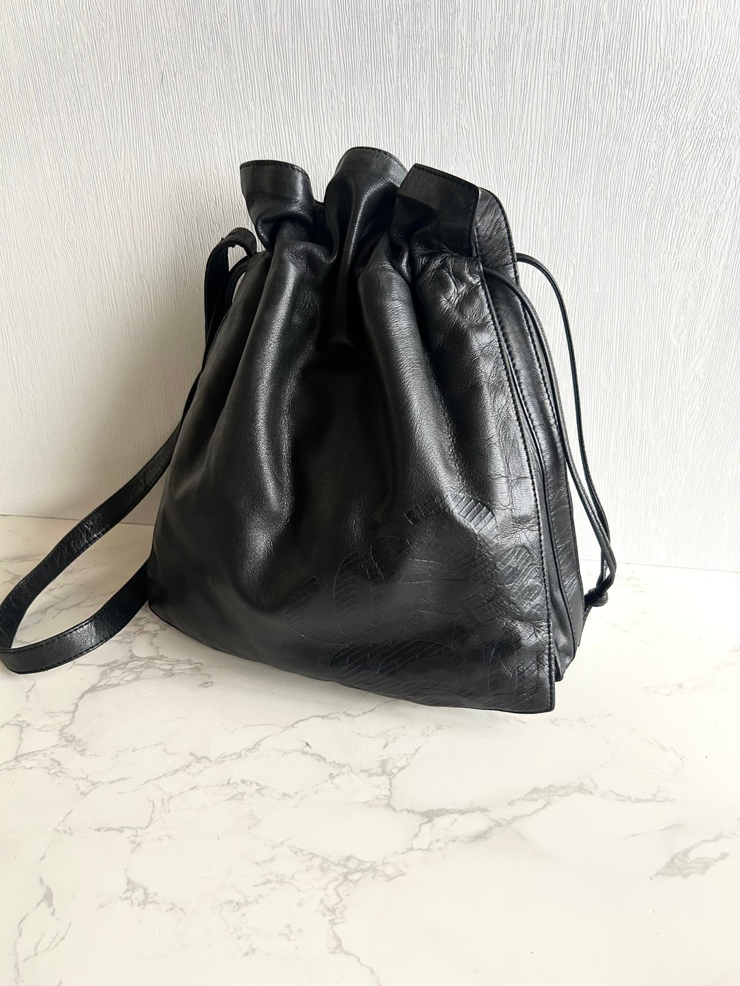 绝版中古包 Loewe 黑色纳帕皮革抽绳包 侧背包 斜背包 单肩包 二手 - 侧背包/斜挎包 - 真皮 黑色