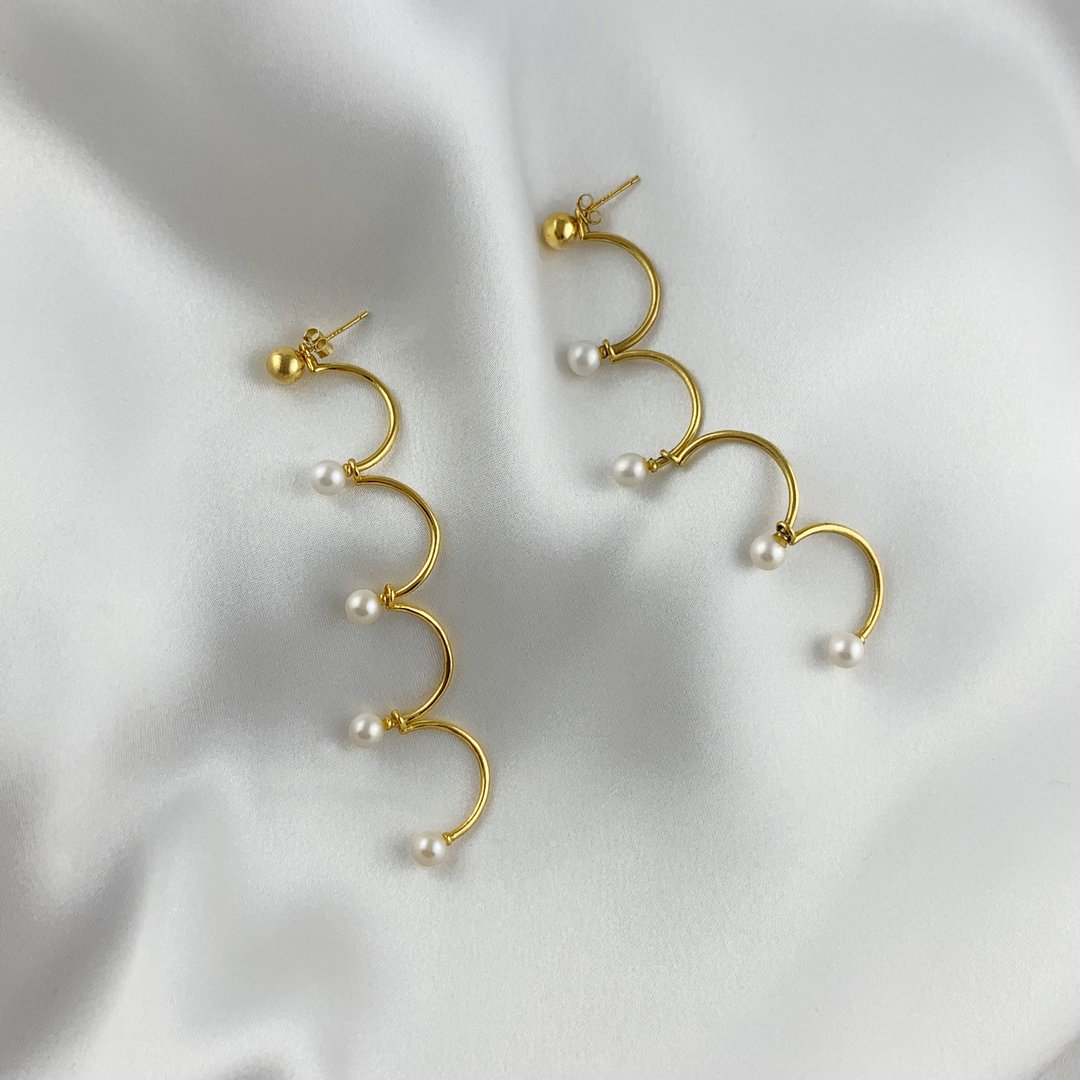 Wave pearl drop earrings - 耳环/耳夹 - 纯银 金色