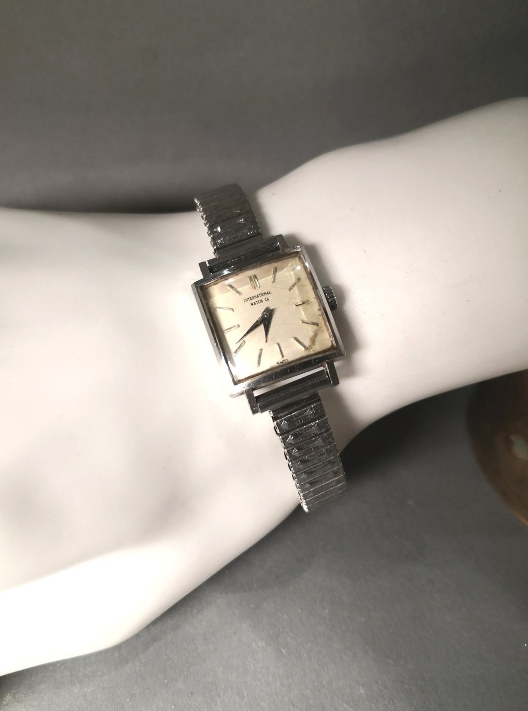 IWC万国表 1960s  瑞士表/手上链/女士表 - 女表 - 其他金属 银色