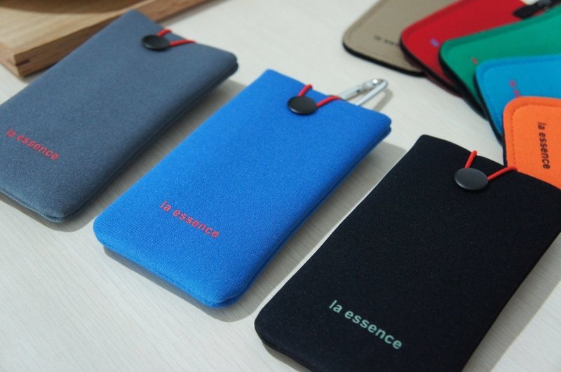 la essence 台湾精品 LE-1505 iPhone17 iPhone16 5-6 寸手机袋 - 手机壳/手机套 - 防水材质 