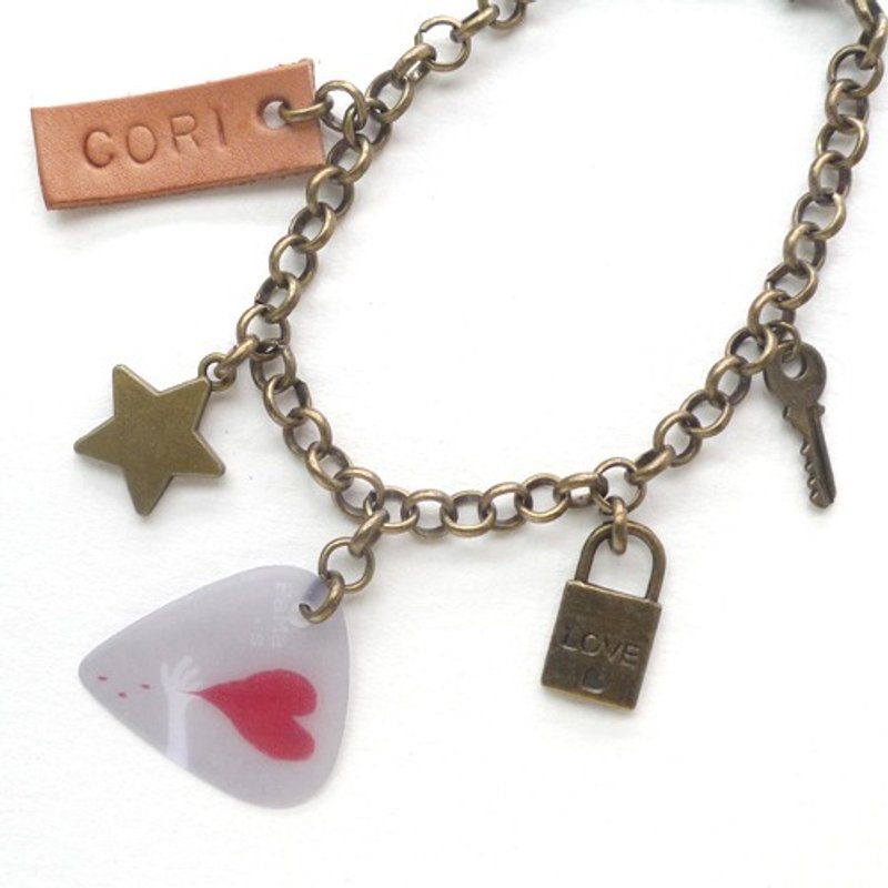 FaMa·s Pick吉他弹片-打开爱~手链+真皮吊饰 - 手链/手环 - 其他金属 白色