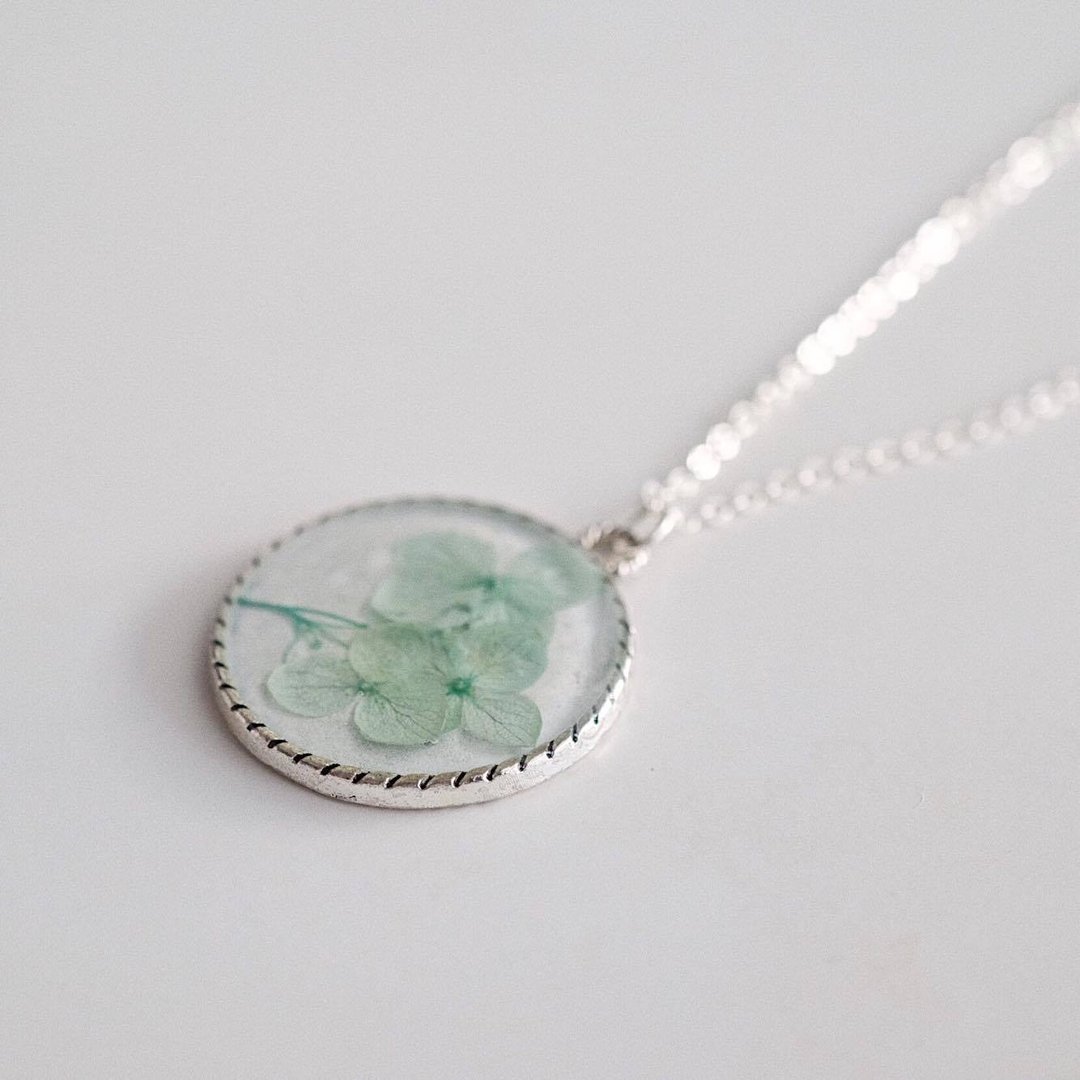 Hydrangeas (sky blue)-necklaec(sliver color) 30 mm - 项链 - 植物．花 蓝色