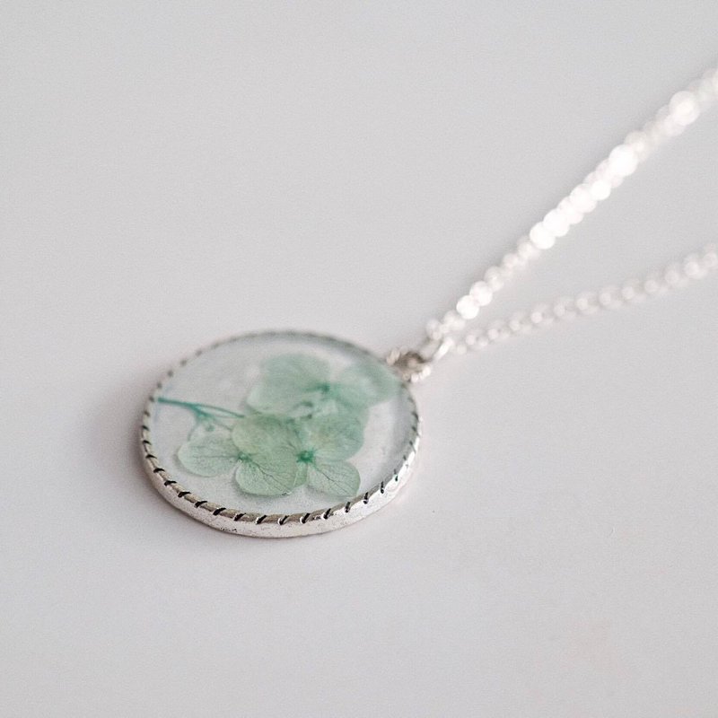 Hydrangeas (sky blue)-necklaec(sliver color) 30 mm - 项链 - 植物．花 蓝色