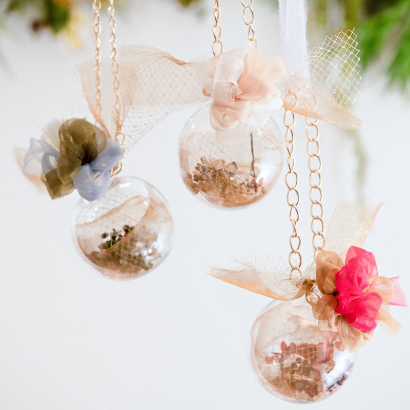 Blooming flower ornament - 干燥花/捧花 - 其他人造纤维 