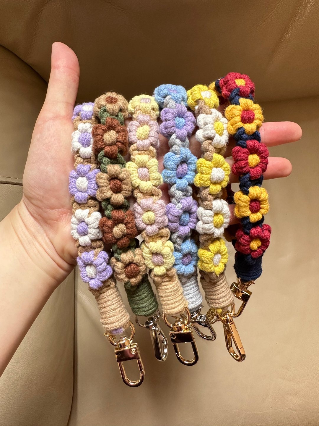 【现货】 手腕款 双色花 六瓣花花手机挂绳 电话绳 - 挂绳/吊绳 - 棉．麻 