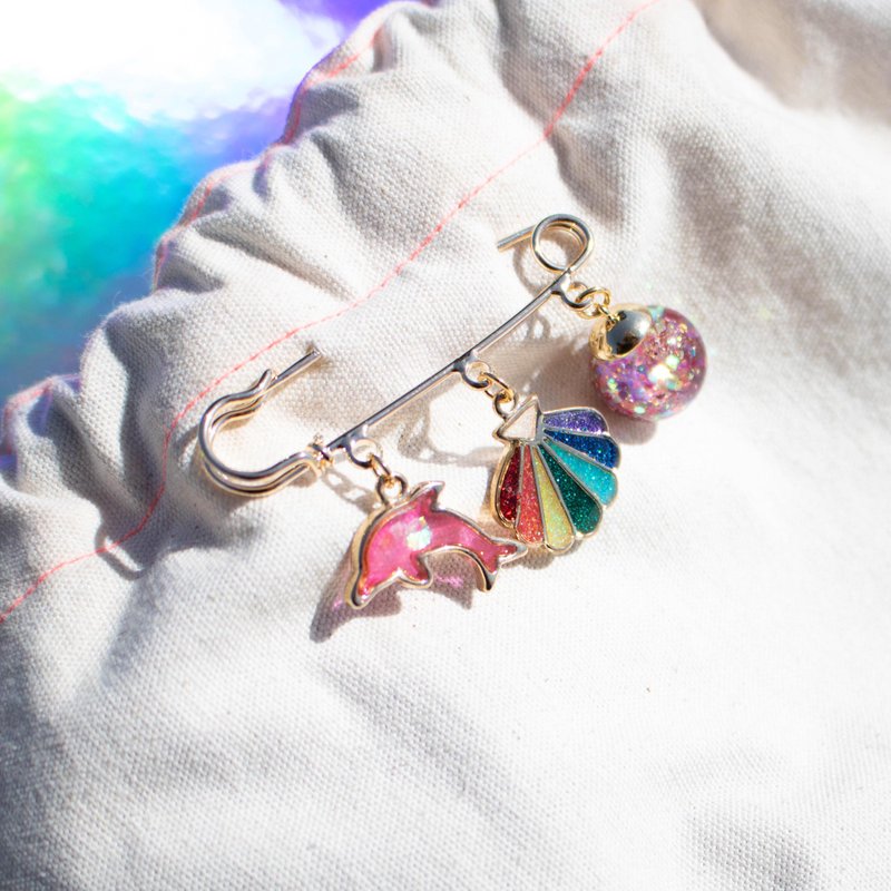 Lucky Rainbow Dolphine Snowball Brooches - 胸针 - 玻璃 