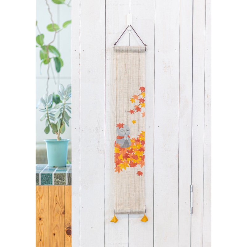 京都手绘豆亚麻吊饰-枫与地藏 - 摆饰 - 棉．麻 