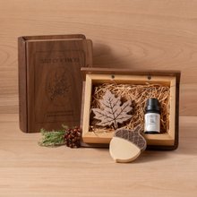 黑胡桃森之实车用扩香木精油礼盒 枫叶橡果 车夹吊饰(附纸袋)