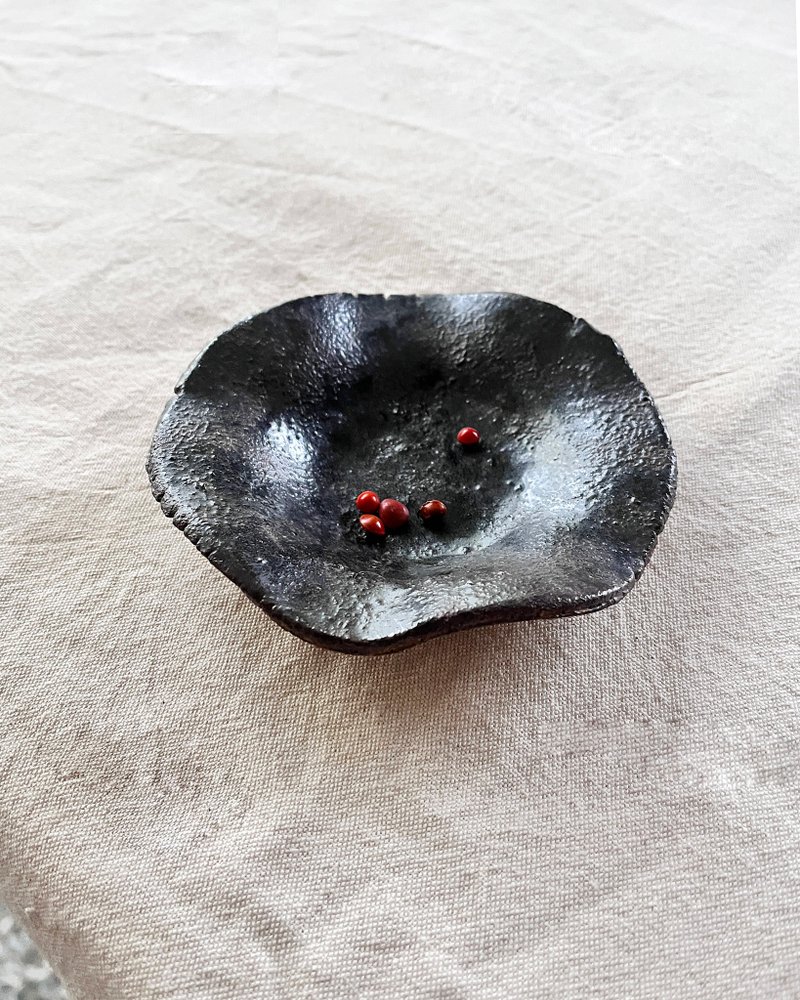 凹凸 手捏小圆盘 茶盘 壶承 陶盘 | 陶器皿 - 盘子/餐盘/盘架 - 陶 黑色