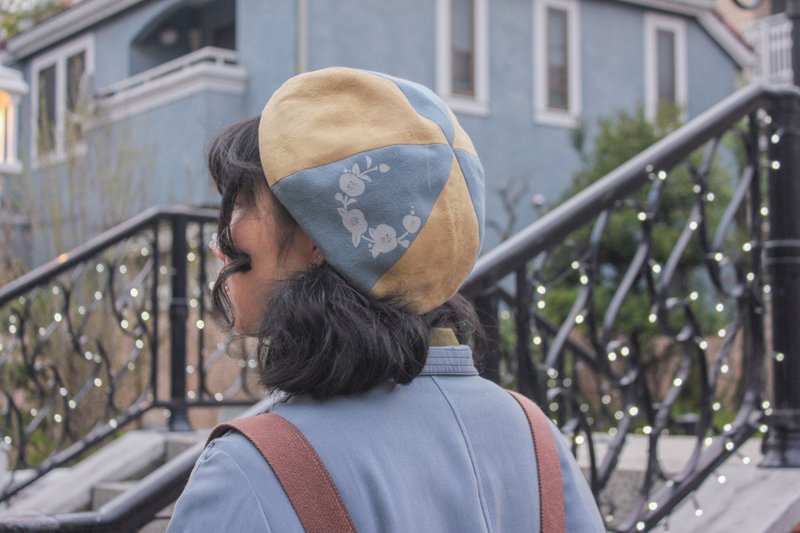 【春日椿花】手工印花贝蕾帽/贝雷帽/画家帽 - 帽子 - 棉．麻 蓝色