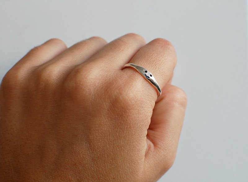 手工纯银微笑戒指 光泽款 - 戒指 - 银 银色