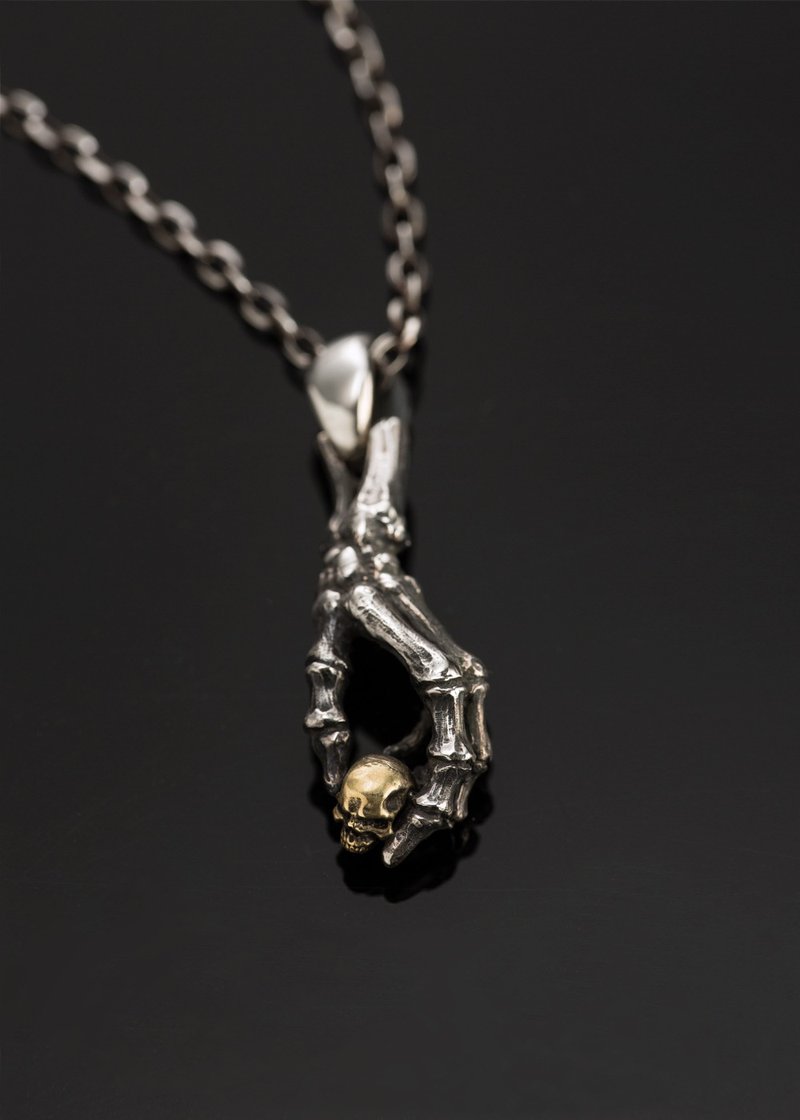 Skull Hand Lightning Love Pendant | 闪电爱心骷髅手 - 项链 - 纯银 银色