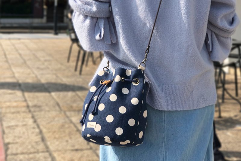 Ploceus 波西儿 好时光水桶包-蓝 - 侧背包/斜挎包 - 棉．麻 蓝色