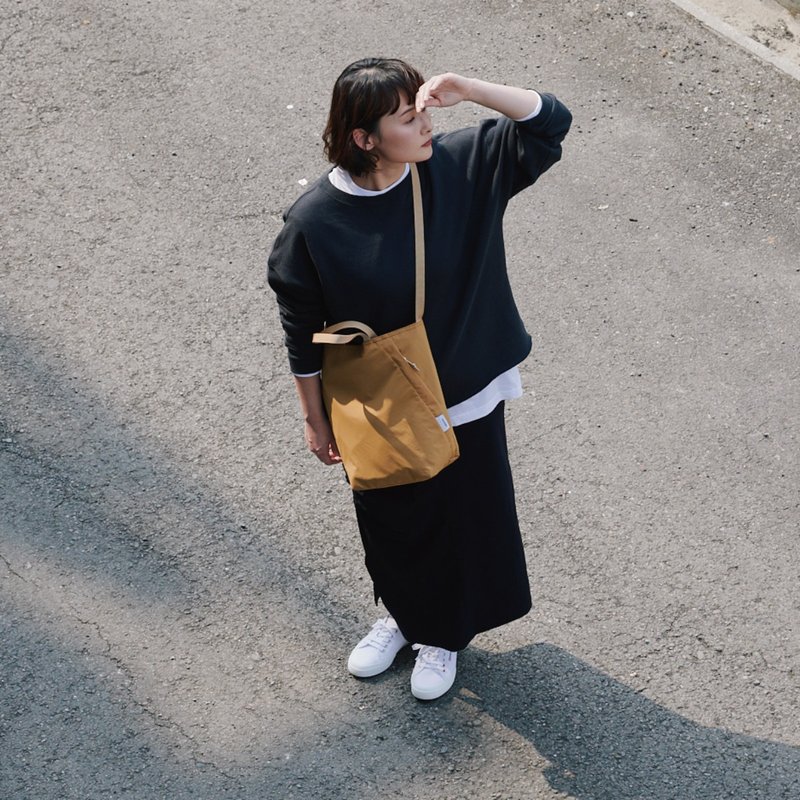 City系列新品 | COLLIN 双面侧背斜背手提包M号 (拖肥) 肩带可调 - 侧背包/斜挎包 - 尼龙 卡其色