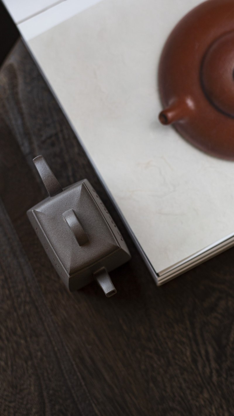 小汉方 慕古款 160cc 原矿顶级青灰料 温润如玉 方圆有度 饱满 - 茶具/茶杯 - 陶 灰色