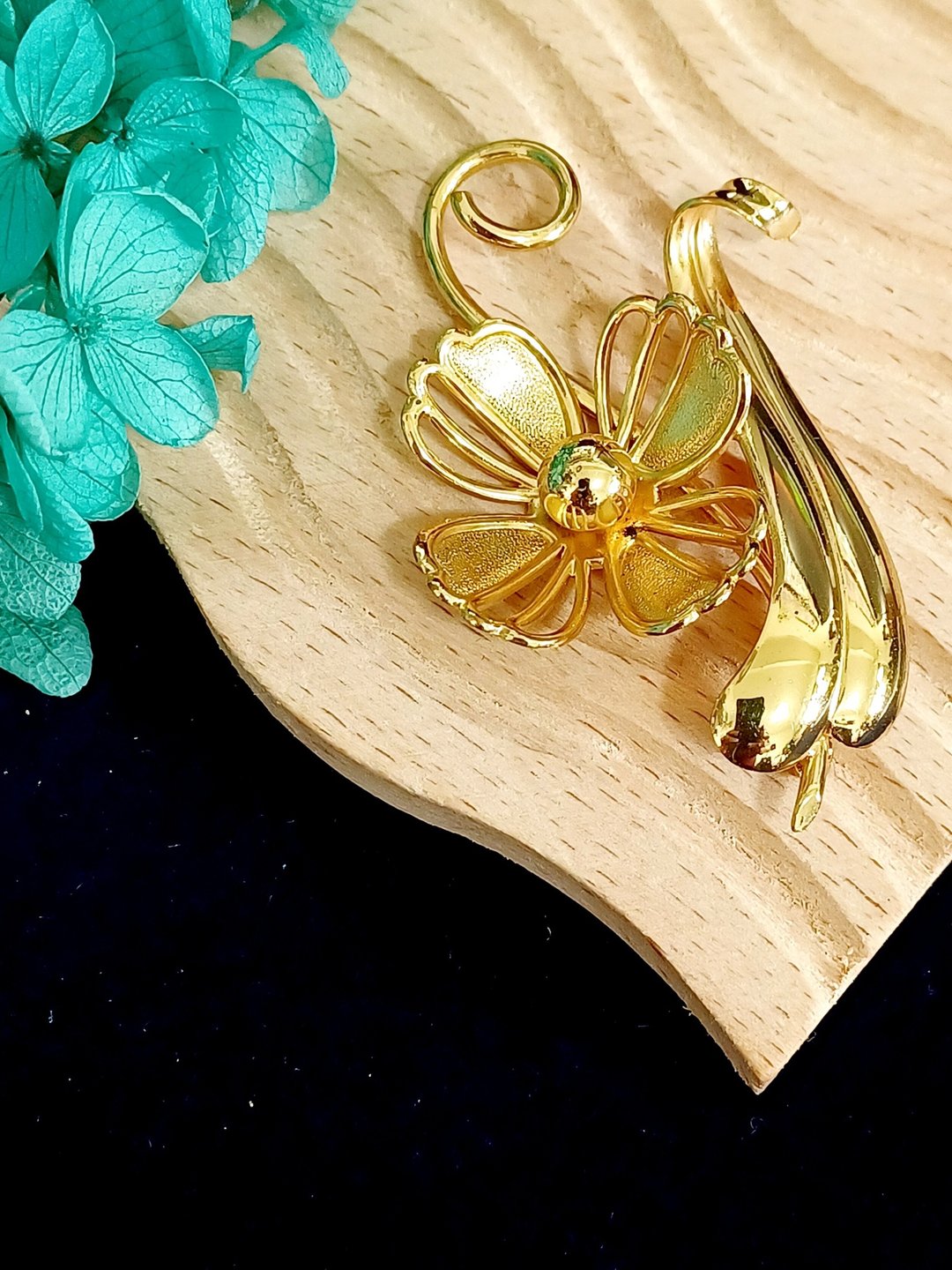 vintage jewelry 典雅金色卷枝花卉 别针 胸针 - 胸针 - 其他金属 
