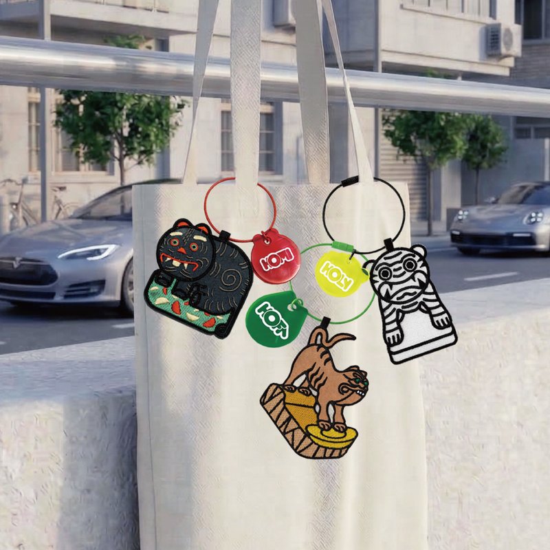 守护虎爷刺绣钥匙圈 HOLY YA 随身御守 祈福平安礼物 - 钥匙链/钥匙包 - 绣线 