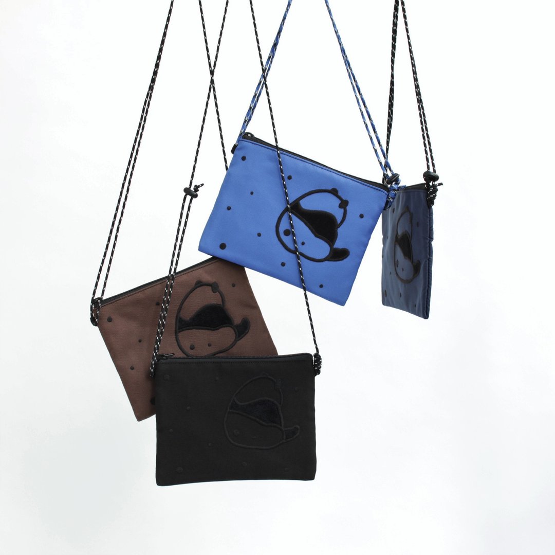 Backward panda embroidery / embroidery - 化妆包/杂物包 - 尼龙 黑色