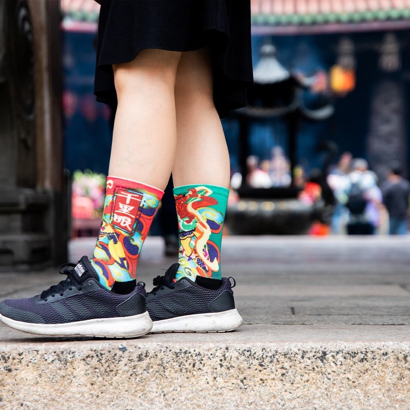 【小创袜】千里顺风 妈祖 台湾神明 健行袜 环保袜 毛巾袜 蓝红色 - 袜子 - 棉．麻 红色