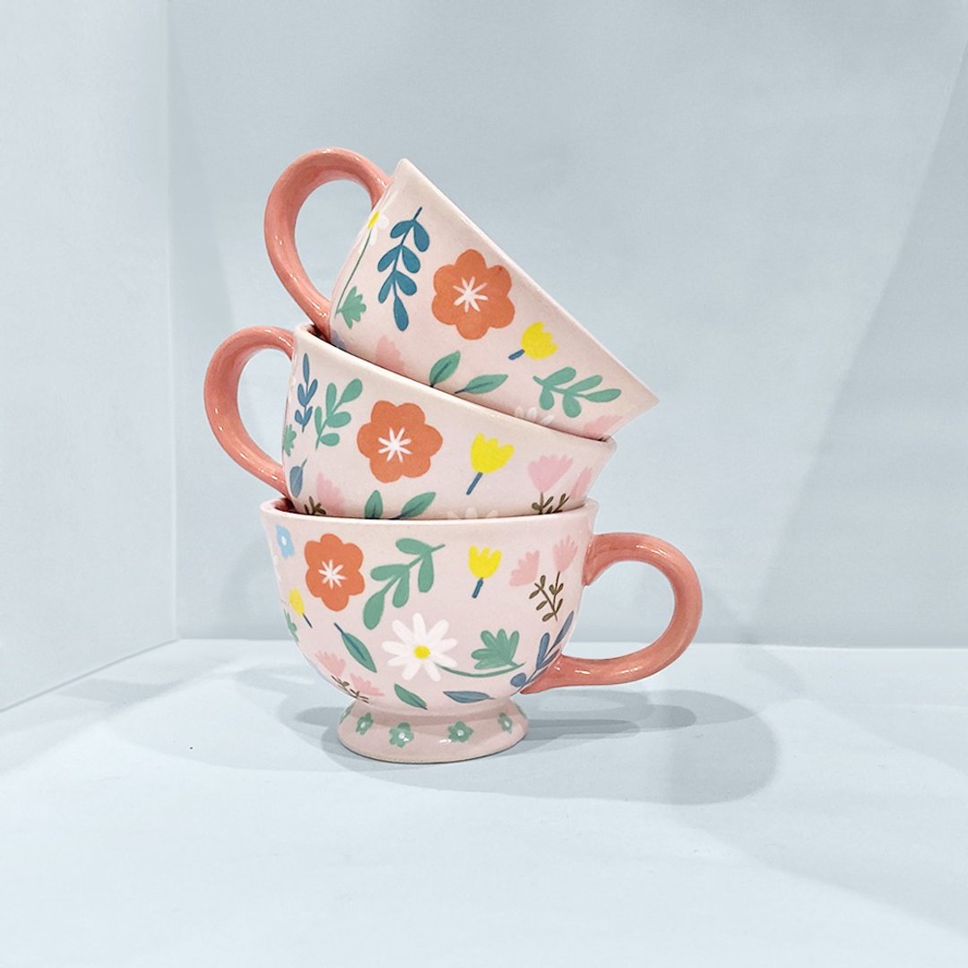 HAND-MADE Pink Lolita mug - 咖啡杯/马克杯 - 陶 粉红色