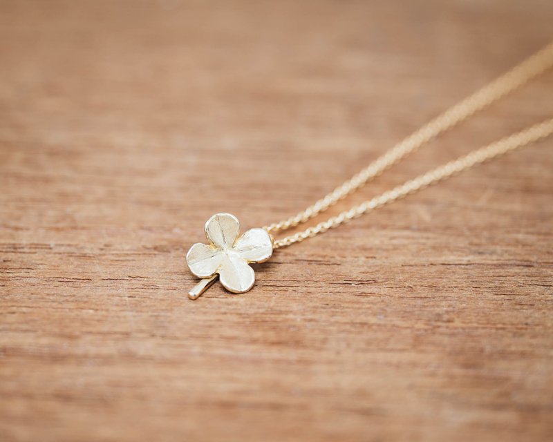 18K 四叶草吊坠 - 日本饰品 - 吊坠链 - 送给她的礼物 - 四叶 - 项链 - 贵金属 金色