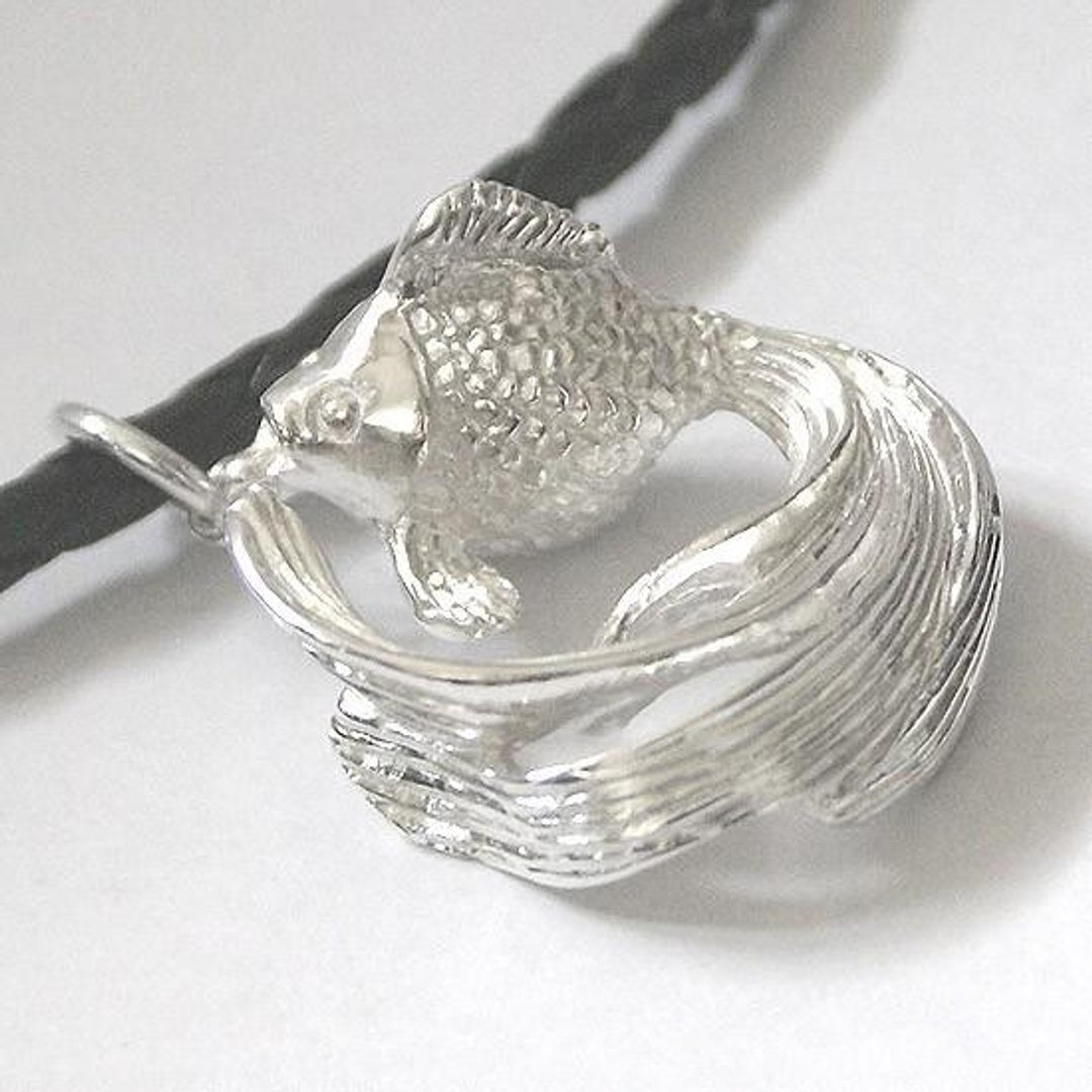 Pendant of plump goldfish [Free shipping] Made of Silver - 项链 - 其他金属 银色