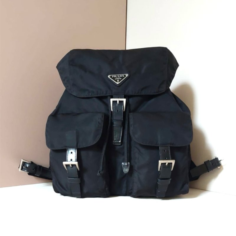 绝版古董品 Prada黑色银标尼龙双肩包 后背包 背囊 中古包 二手包 - 后背包/双肩包 - 防水材质 黑色