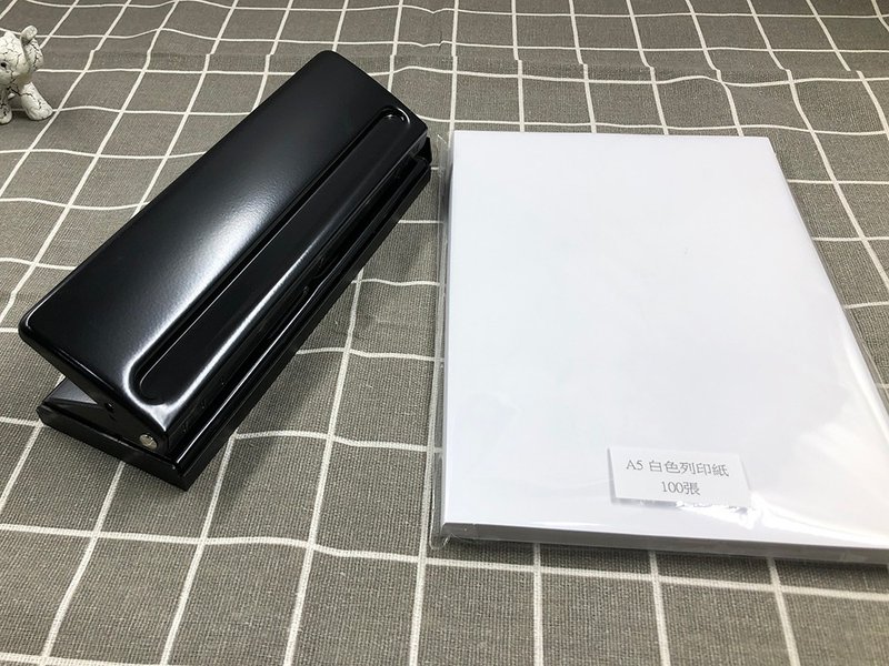 可调式 6孔 25K /A6 活页纸打孔器加购白色打印纸 - 零件/散装材料/工具 - 其他金属 