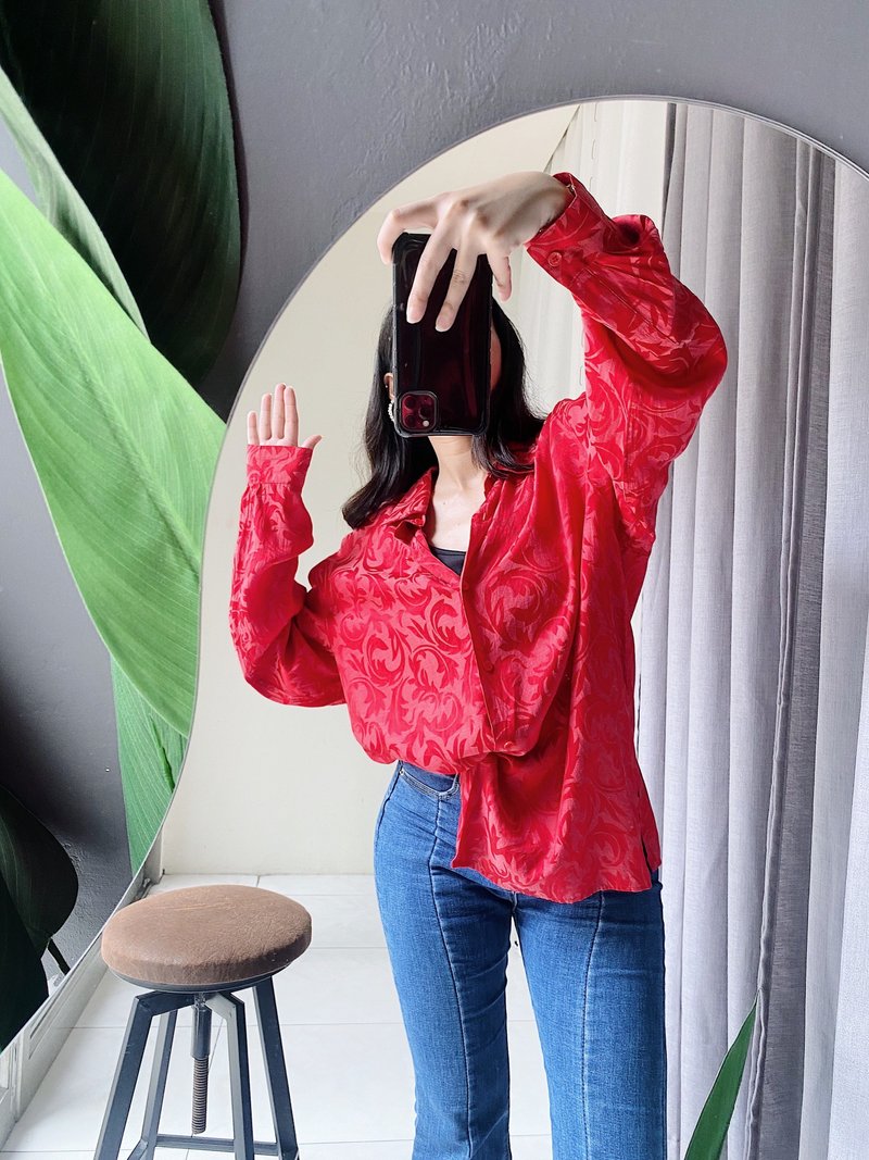 正红色金属图腾刺绣光感 古着丝滑亮面衬衫上衣罩衫vintage Shirt - 女装衬衫 - 丝．绢 红色