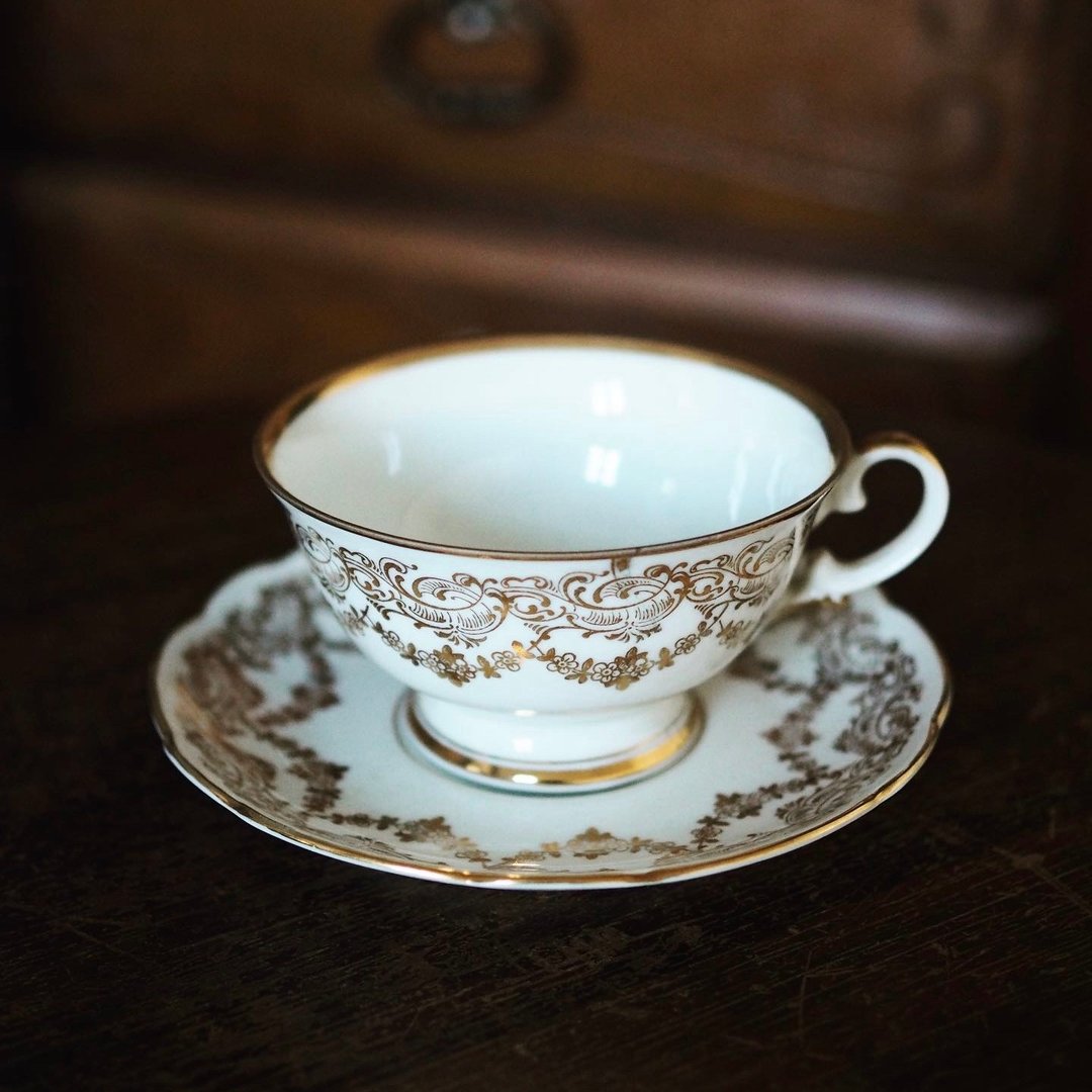 20 世纪法国 FD Chauvigny 华丽镀金白瓷 杯碟 - 咖啡杯/马克杯 - 陶 金色