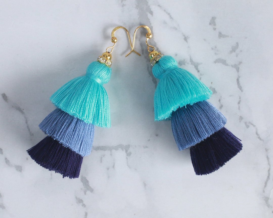 Nautical Gradient Blue Bohemian Layered Tassel Dangle Earrings - 耳环/耳夹 - 棉 蓝色