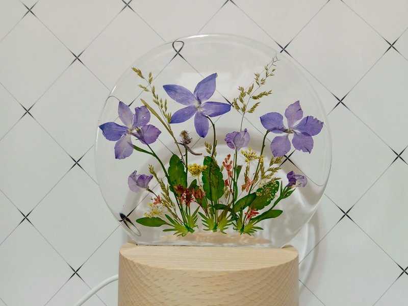 手作押花疗愈LED小夜灯 | 圆形押花暖心小夜灯 | 紫色款 - 灯具/灯饰 - 树脂 多色