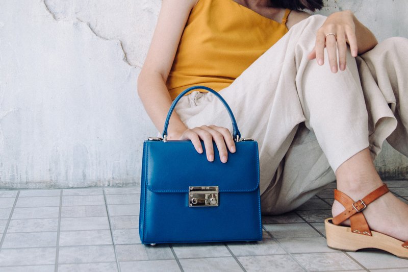 ITALIAN COW LEATHER WOMAN HAND BAG-BLUE - 手提包/手提袋 - 真皮 蓝色