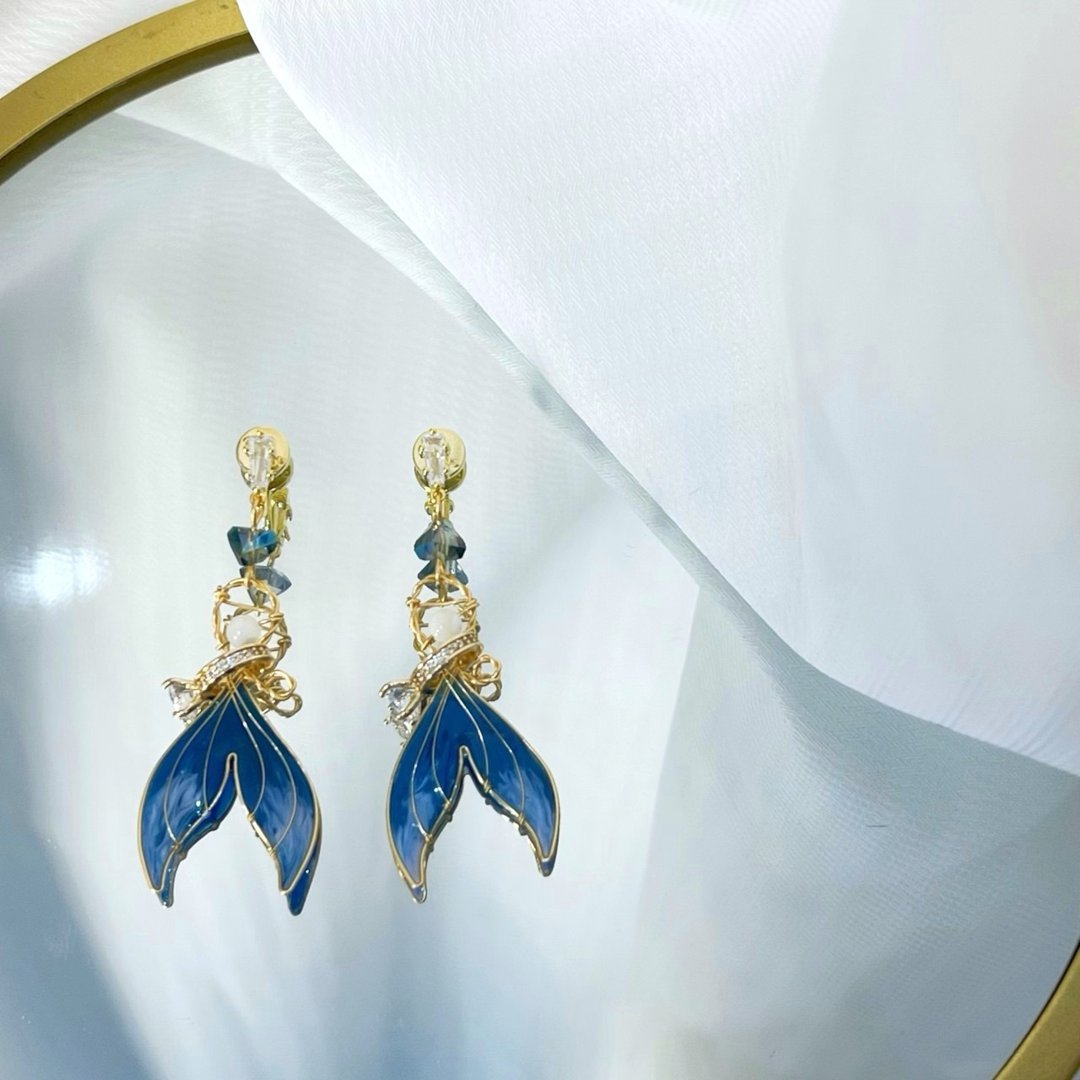Thetis' Royal Azure Earrings | 苏忒的皇家耳饰 - 耳环/耳夹 - 树脂 蓝色